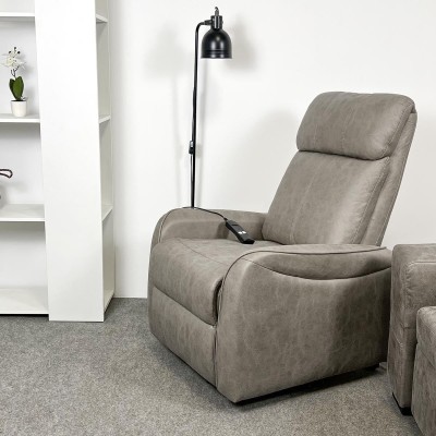 Butaca Relax Power Lift con Estructura de Madera de Eucalipto, Color Cemento, 74x100x88 cm