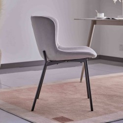 Juego de 4 Sillas con Estructura de Madera Tapizadas en Color Gris Claro y Patas Acabado Negro - Medidas 50x54x81 cm