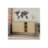 Buffet en Roble Claro 3 puertas con Patas de Metal, 142x35.5x83 cm.